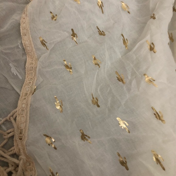 NWT Z&L Europe Cover-Up - with Tassel Details and Criss-Cross closing L - Picture 10 of 12